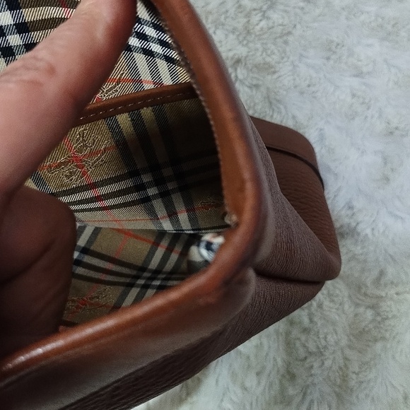 Vintage Burberry LeatherTote Bag. - Picture 11 of 16